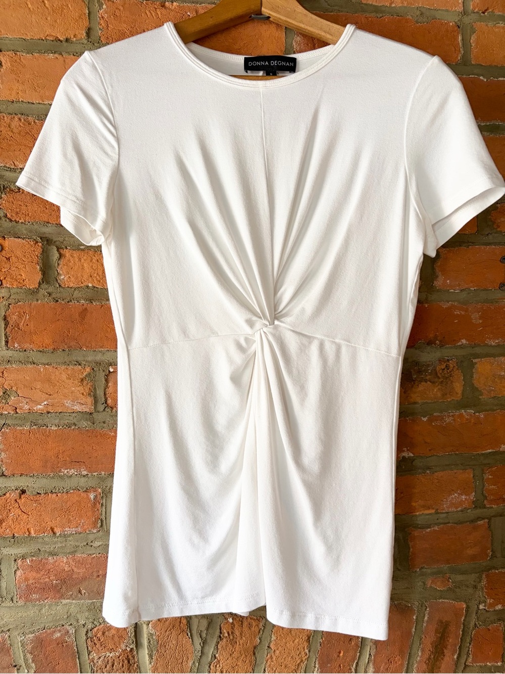 Donna Degnan White Knot-Front Short sleeve T-Shirt, size S